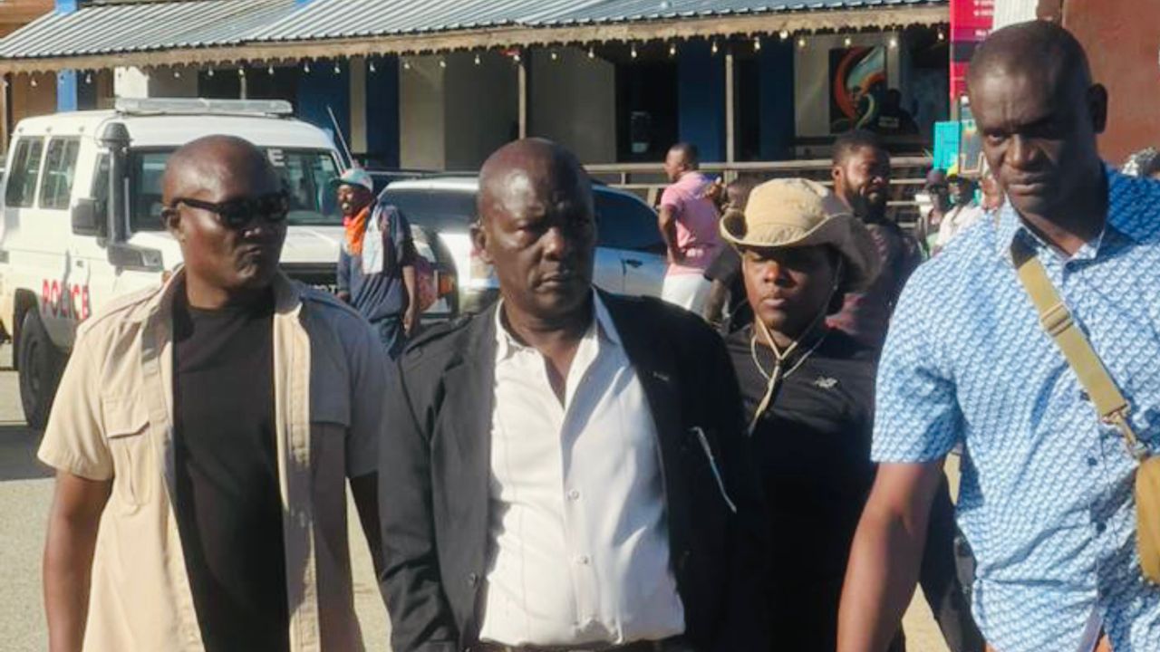 Cap-Haïtien : Marc Présumé déclare la guerre aux bourgeois ayant accaparé les trottoirs du boulevard 